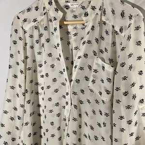 Skull print blouse. Fits size 12.
